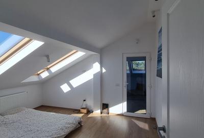 Apartament cu 4 camere semidecomandat în Central