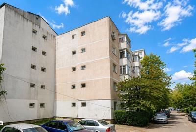 Apartament cu 4 camere decomandat în Alexandru cel Bun
