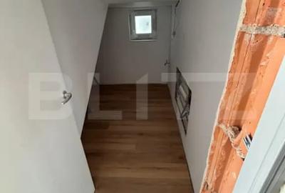 Casă cu 5 camere cu Teren 234 Mp în Dumbrăvița