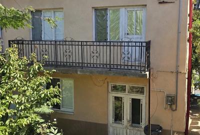 Casă cu 6 camere cu Teren 330 Mp în Sud