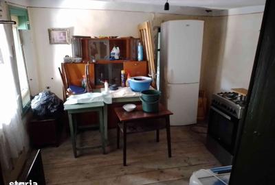 Casă cu 2 camere cu Teren 220 Mp în Central