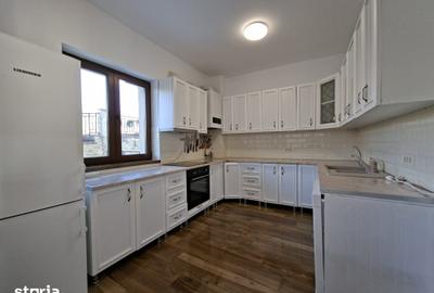 Casă cu 5 camere cu Teren 100 Mp în Borhanci