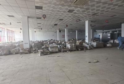Spațiu comercial, de 3,137 mp, în Militari