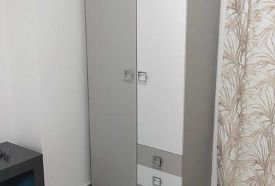 Garsonieră decomandată în Far