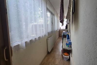 Casă cu 5 camere cu Teren 600 Mp în Andronache