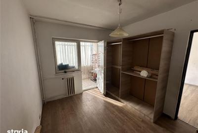 Apartament cu 3 camere semidecomandat în Central - 4