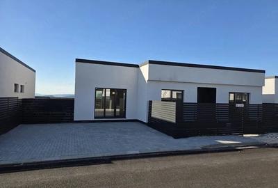 Casă cu 4 camere cu Teren 333 Mp în Tărlungeni
