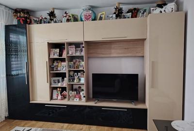 Apartament cu 2 camere decomandat în Calea București