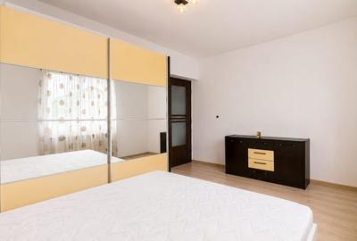 Apartament cu 2 camere decomandat, mobilat în Tractorul - 8