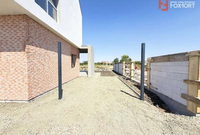 Casă cu 4 camere cu Teren 305 Mp în Săcălaz