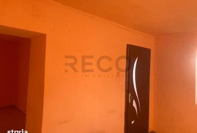 Casă cu 2 camere cu Teren 5800 Mp în Central - 1