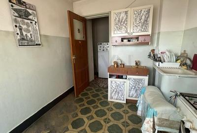 Apartament cu 3 camere semidecomandat în 1 Mai - 5