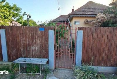 Casă cu 4 camere cu Teren 106 Mp în Central - 2