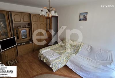 Apartament cu 3 camere decomandat, mobilat în Micro 4