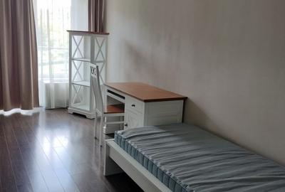 Apartament cu 4 camere în Plopilor - 3