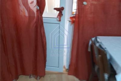 Apartament cu 3 camere semidecomandat în George Enescu