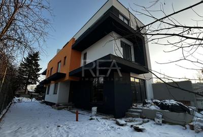 Duplex cu 4 camere cu Canalizare în Străulești - 1