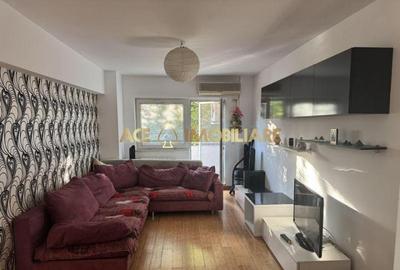 Apartament cu 2 camere semidecomandat, mobilat în Văcăresti