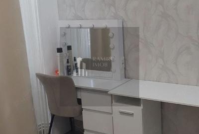 Apartament cu 2 camere decomandat, mobilat în Apărătorii Patriei