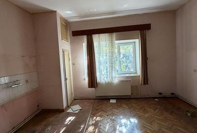 Casă cu 4 camere cu Teren 577 Mp în Ultracentral