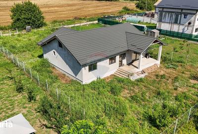 Casă cu 4 camere cu Teren 1007 Mp în Alexandru I. Cuza