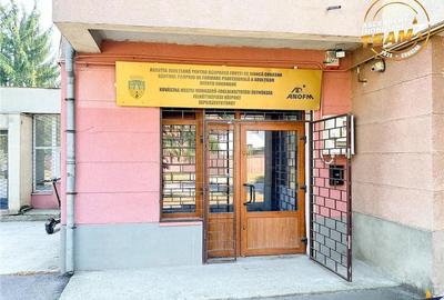 Spațiu comercial, de 35 mp, în Simeria
