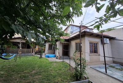 Casă individuală cu 3 camere cu Canalizare în Km 4