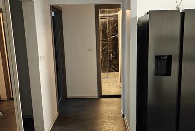 Apartament cu 3 camere în Plopilor