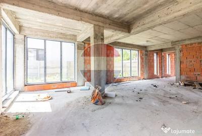 Casă cu 5 camere cu Teren 264 Mp în Central