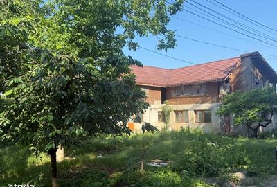 Casă cu 3 camere cu Canalizare în Târgșoru Nou