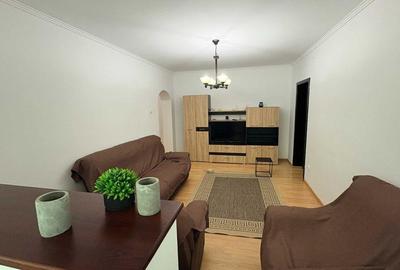 Apartament cu 4 camere semidecomandat, mobilat în Tătărași