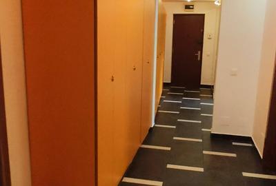 Apartament cu 4 camere decomandat în Vitan Mall