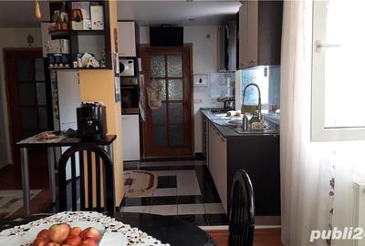 Casă cu 6 camere cu Teren 1600 Mp în Roșiori de Vede - 3
