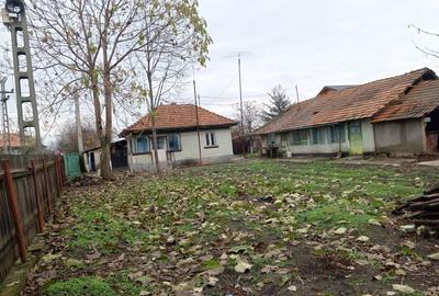 Casă cu 3 camere în Fântânele