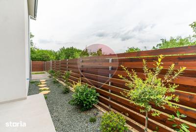 Casă cu 4 camere cu Teren 230 Mp în Pârneava