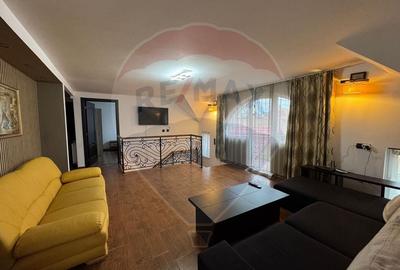 Casă cu 8 camere cu Teren 300 Mp în Central