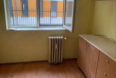 Apartament cu 2 camere semidecomandat în Nufărul
