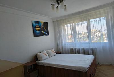 Apartament cu 2 camere semidecomandat, mobilat în Nicolina