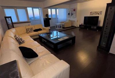 Apartament cu 4 camere semidecomandat, mobilat în Central