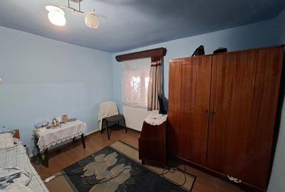 Casă cu 3 camere cu Teren 200 Mp în Viile Noi