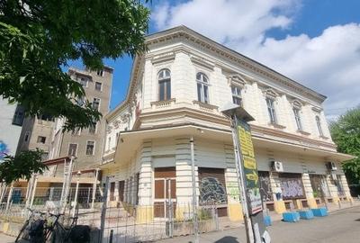 Casă individuală cu 60 camere cu Canalizare în P-ța Universității - 2