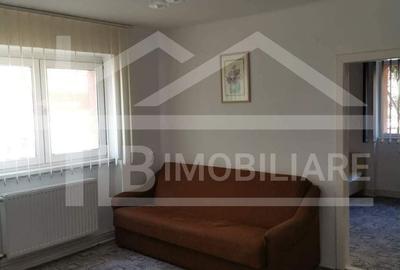 Apartament cu 2 camere semidecomandat în 7 Noiembrie