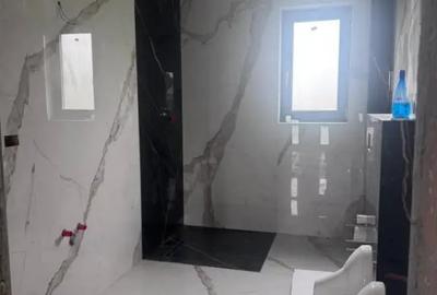 Casă cu 5 camere cu Teren 800 Mp în Horodnic - 1