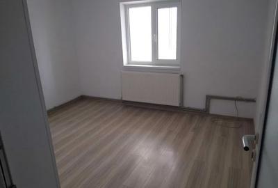 Apartament cu 2 camere decomandat în Băilești
