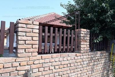 Casă cu 2 camere cu Teren 363 Mp în Central
