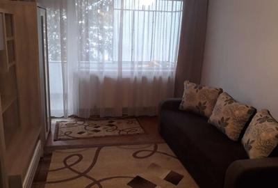 Apartament cu 2 camere semidecomandat în Aleea Carpați