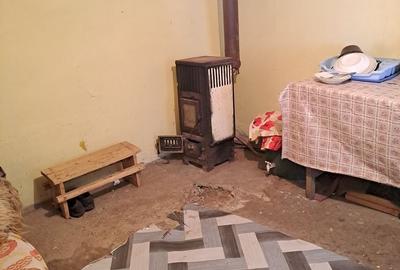 Casă cu 3 camere cu Teren 1215 Mp în Barza