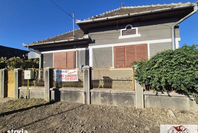Casă cu 3 camere cu Teren 449 Mp în Teiu - 11
