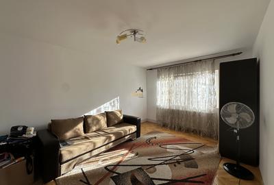 Apartament cu 3 camere decomandat, mobilat în Mărăști