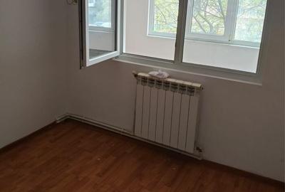 Apartament cu 4 camere în Micro 39